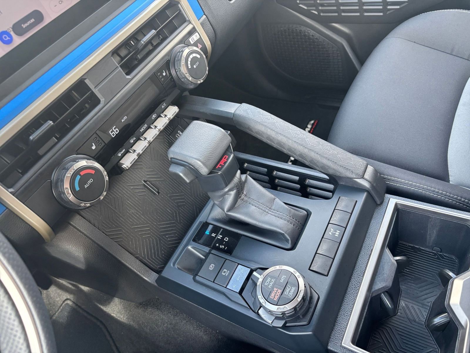 Used 2025 Toyota Tacoma TRD Off-Road image 39
