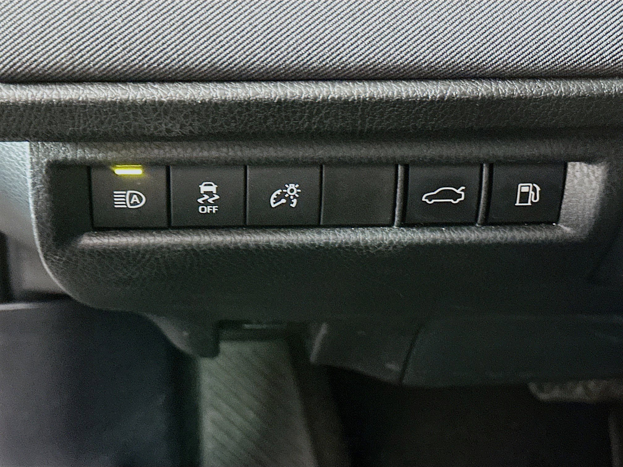 Used 2025 Toyota Camry LE image 17