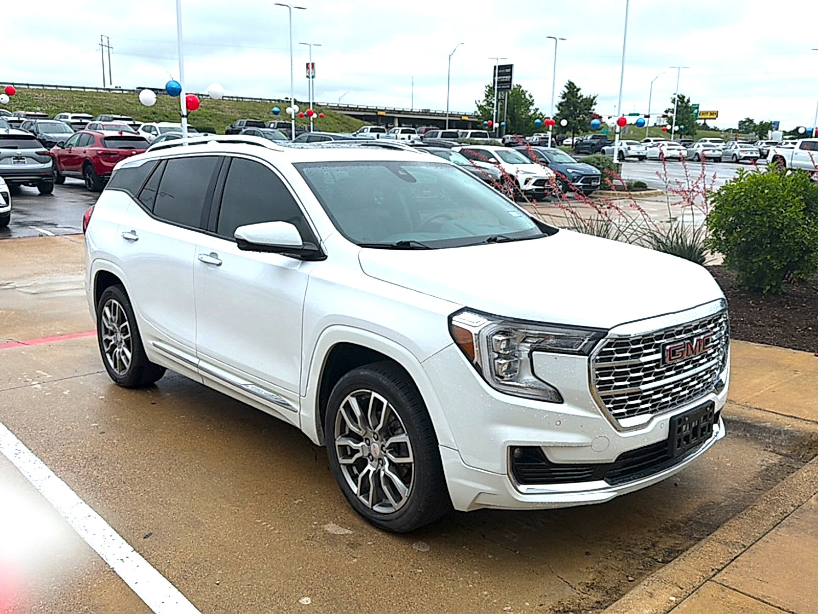 Used 2023 GMC Terrain Denali AWD/4WD image 3