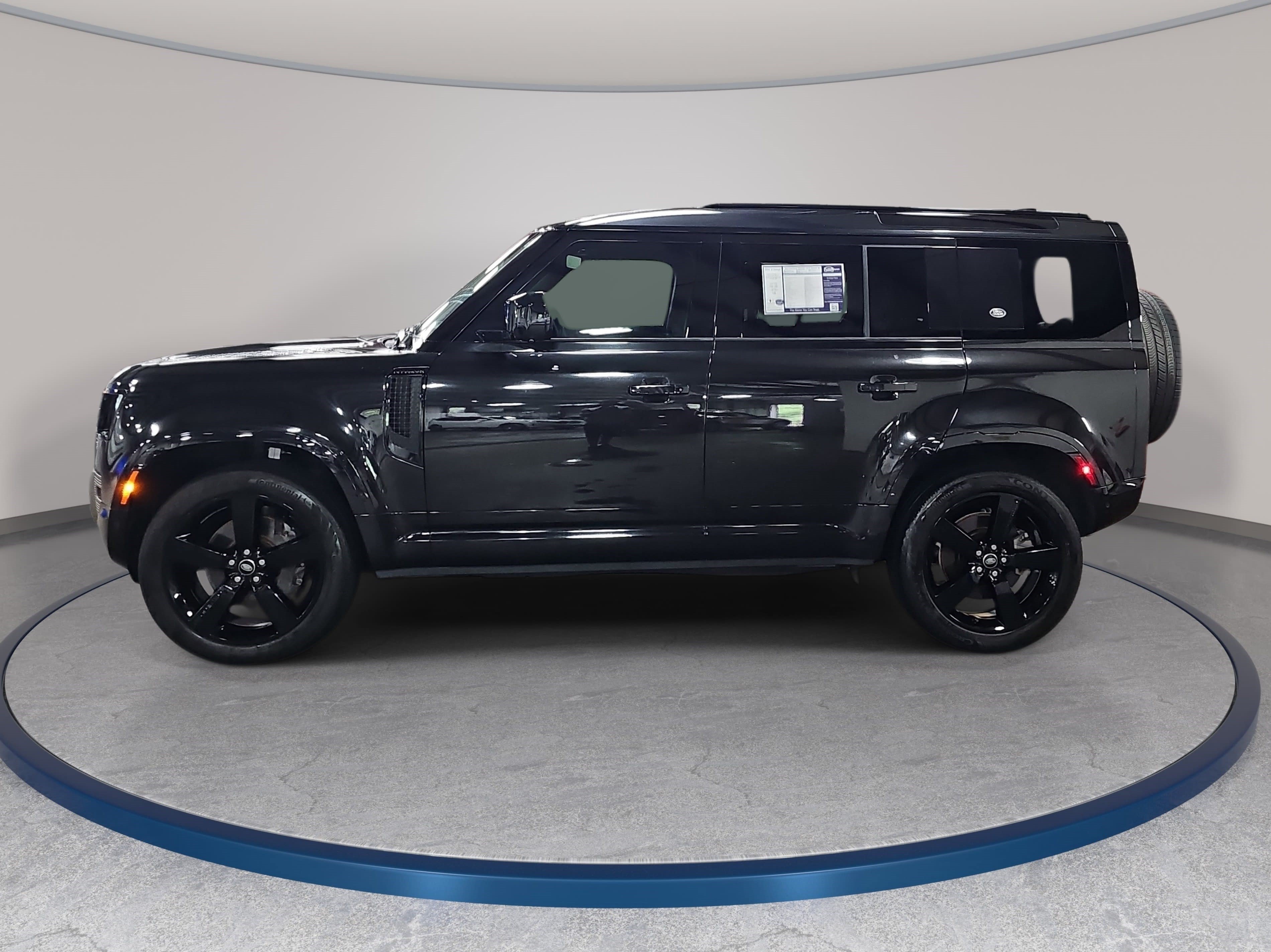 Used 2022 Land Rover Defender 110 X-Dynamic SE AWD/4WD image 8