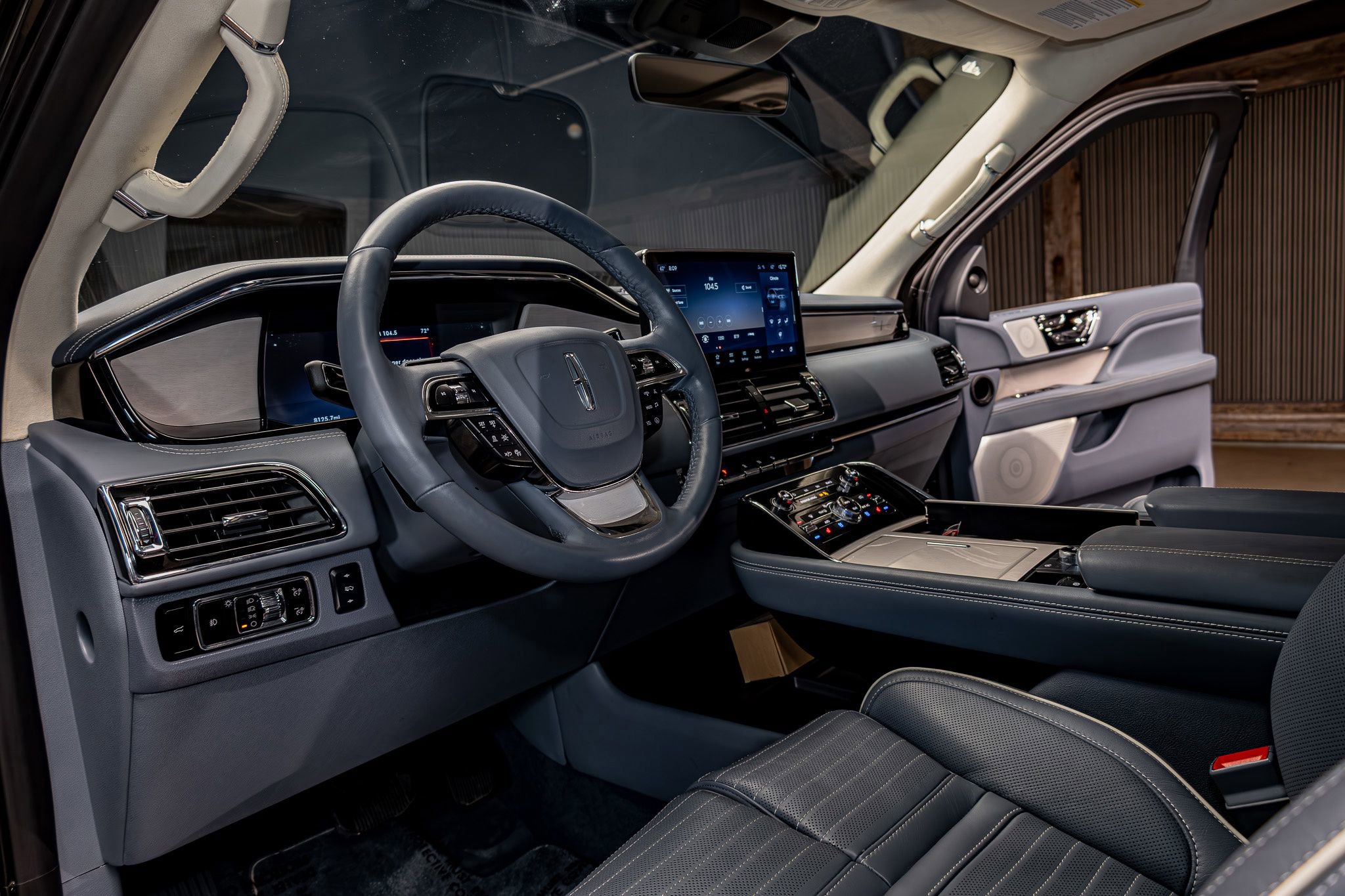 Used 2024 Lincoln Navigator Black Label image 13