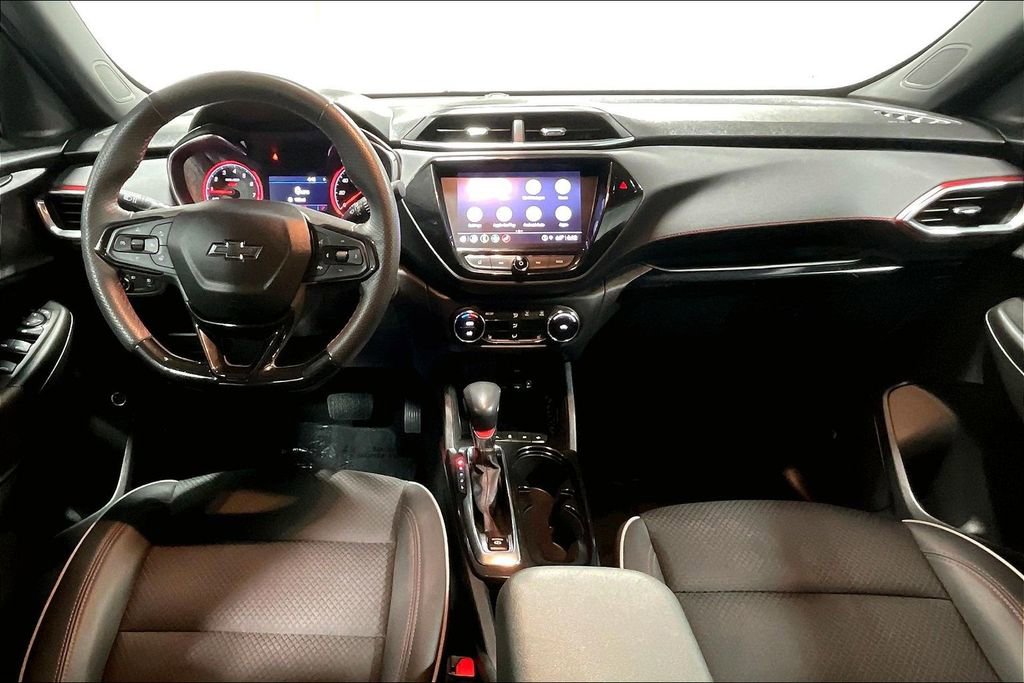 Used 2023 Chevrolet TrailBlazer RS w/ Sun and Liftgate Package image 18