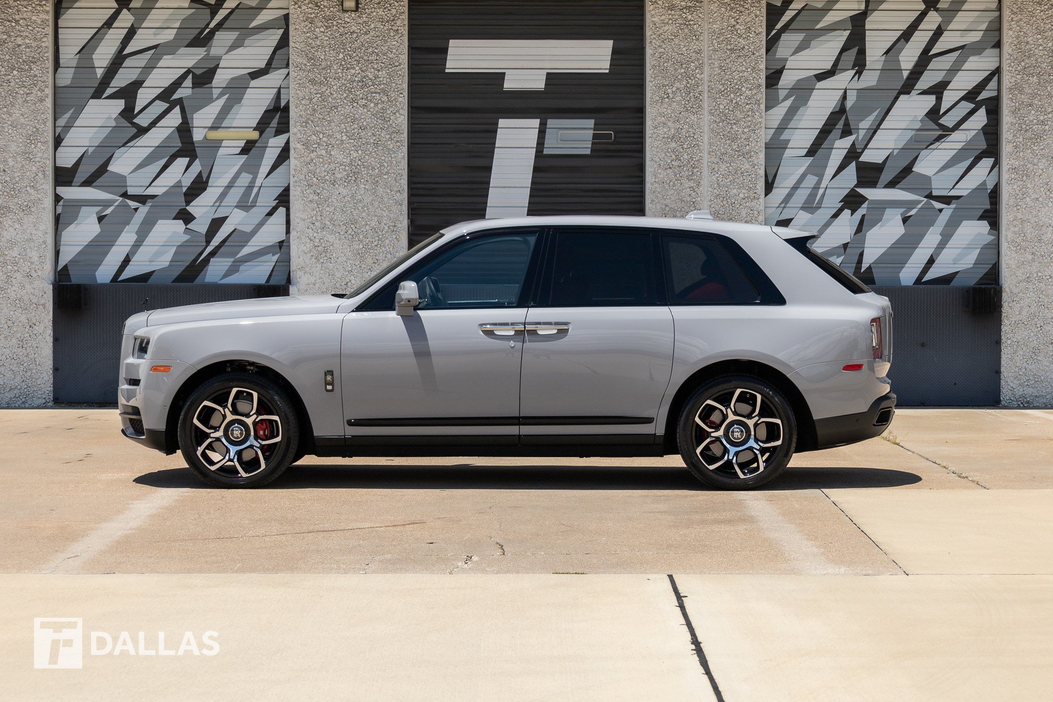 Used 2022 Rolls-Royce Cullinan Black Badge w/ Dark Exterior Package AWD/4WD image 7