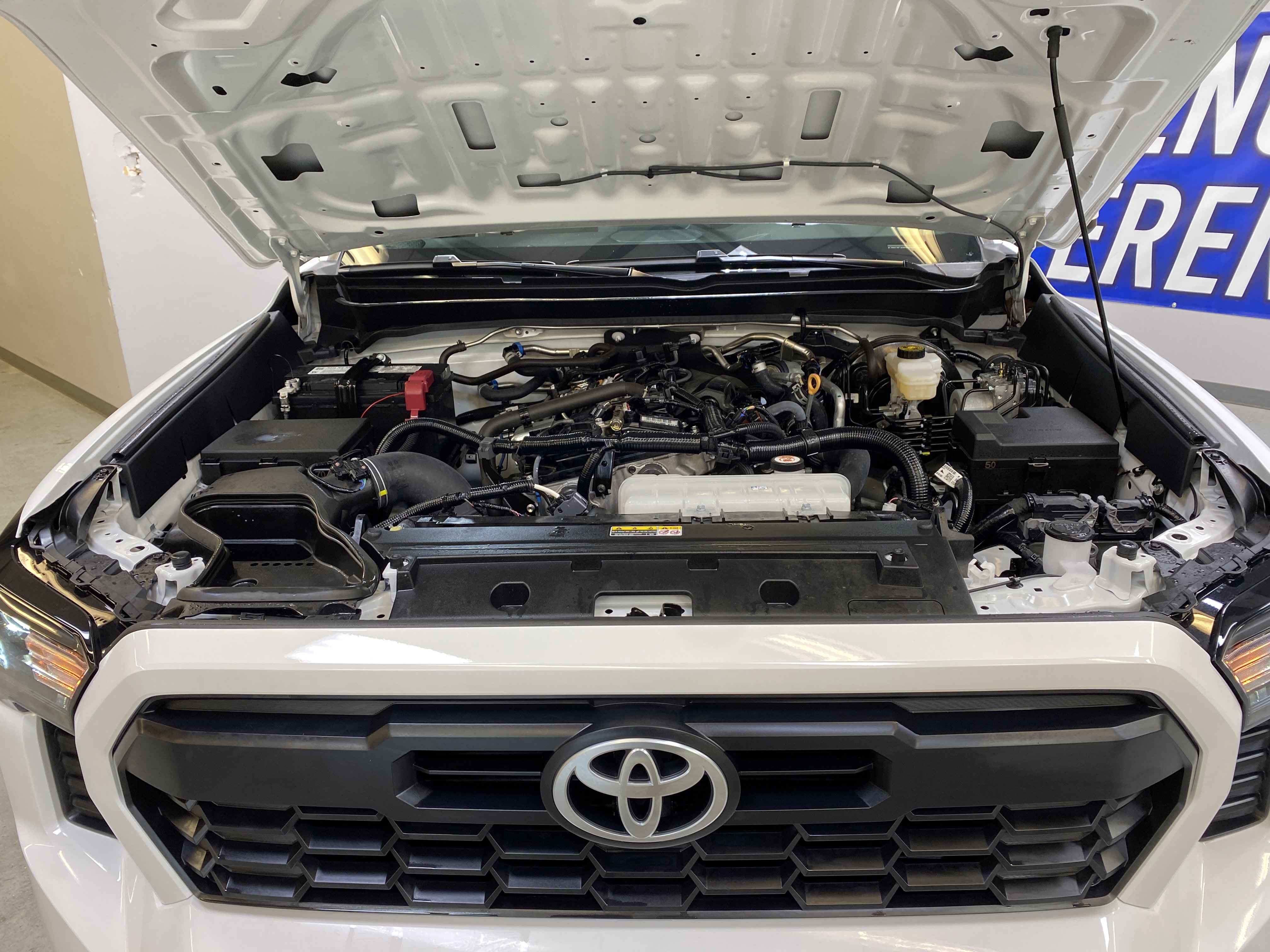 Used 2025 Toyota Tacoma TRD Off-Road image 9