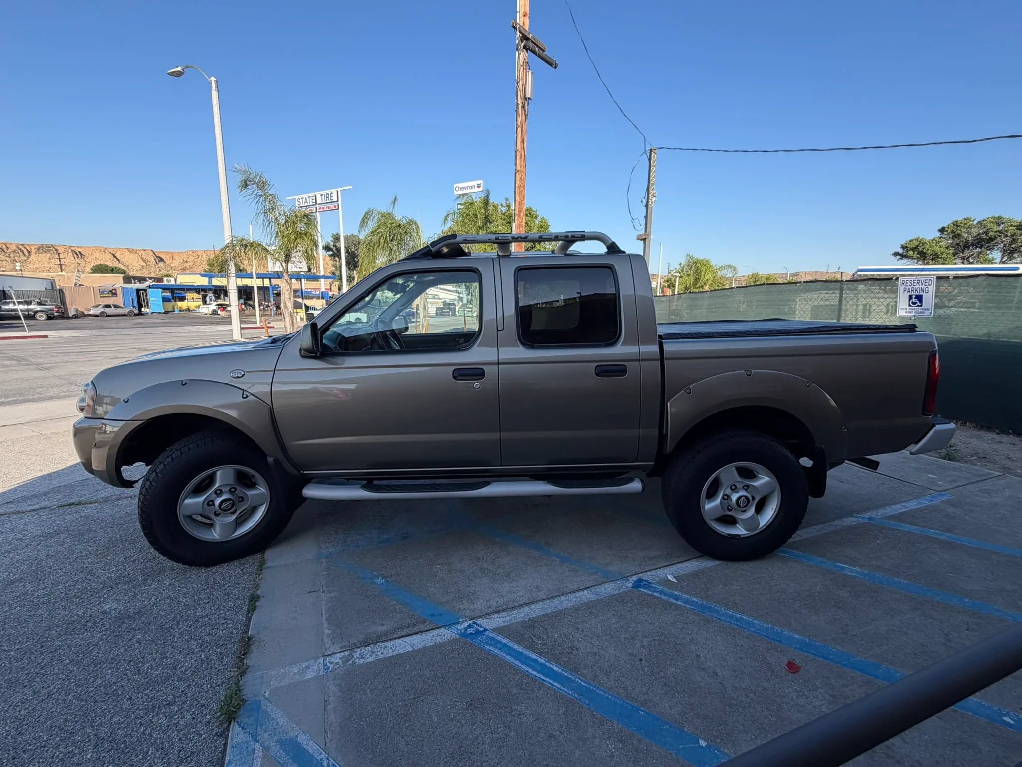 Used 2002 Nissan Frontier SE AWD/4WD image 6