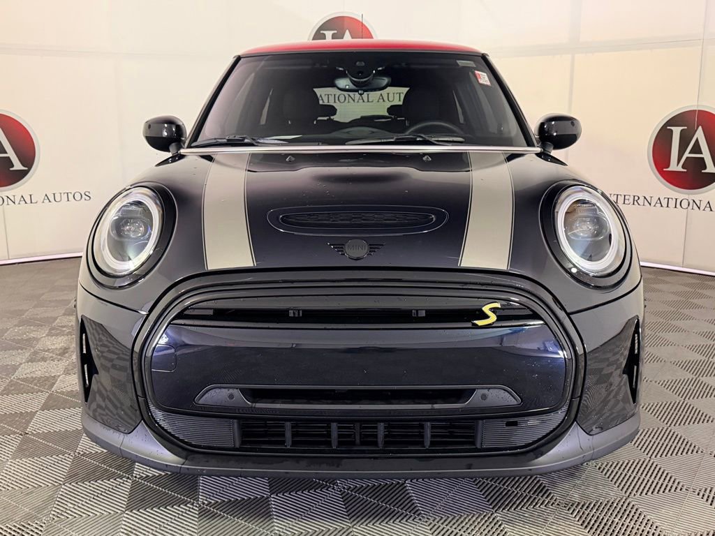 Certified 2023 MINI Cooper SE image 2