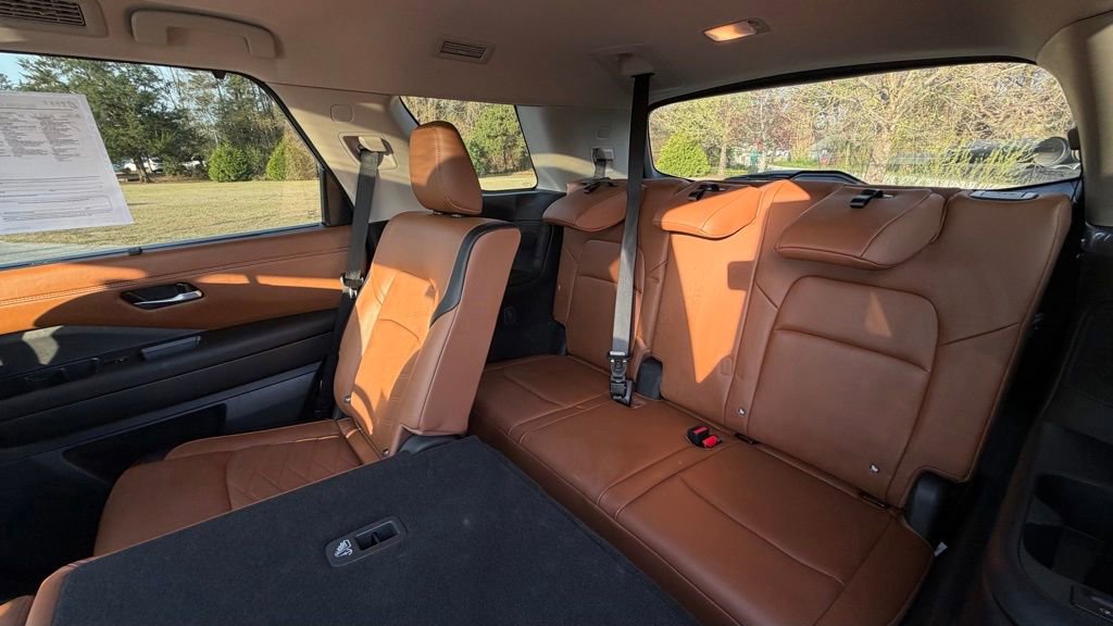 Certified 2025 Nissan Pathfinder Platinum AWD/4WD image 28
