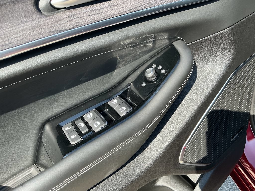 Certified 2023 Jeep Grand Cherokee Overland AWD/4WD image 14