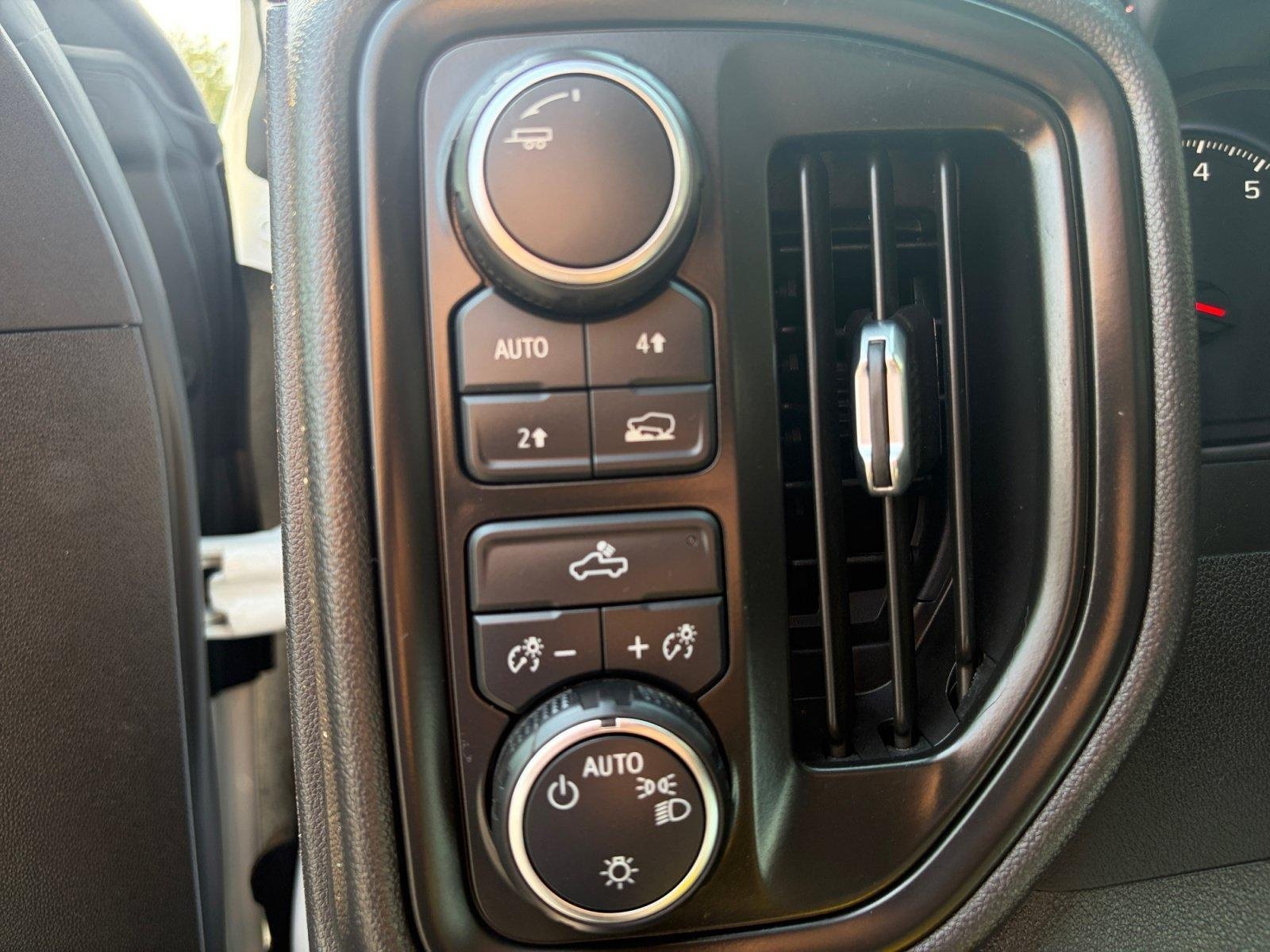 Used 2022 Chevrolet Silverado 1500 Custom AWD/4WD image 27
