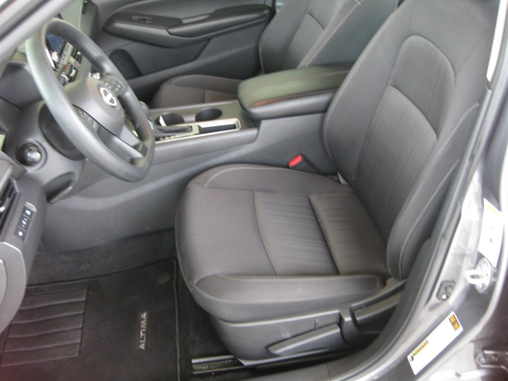 Used 2025 Nissan Altima 2.5 S FWD image 22