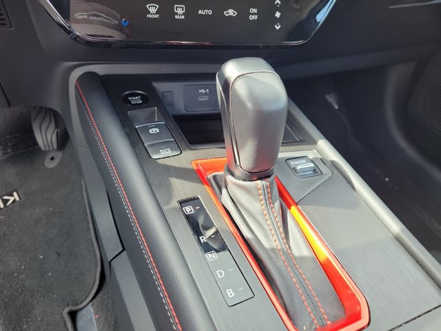 Used 2025 Nissan Kicks SR FWD image 32