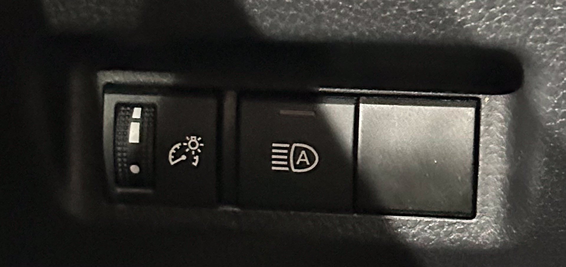 Used 2022 Toyota RAV4 LE AWD/4WD image 58