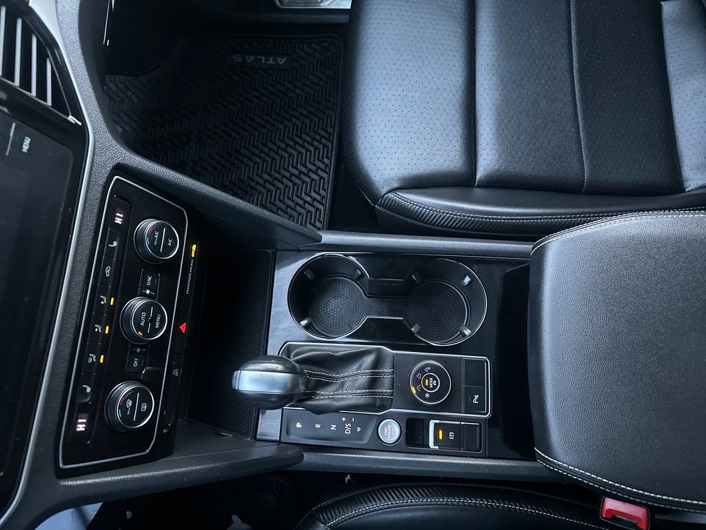 Used 2022 Volkswagen Atlas Cross Sport SEL R-Line image 13