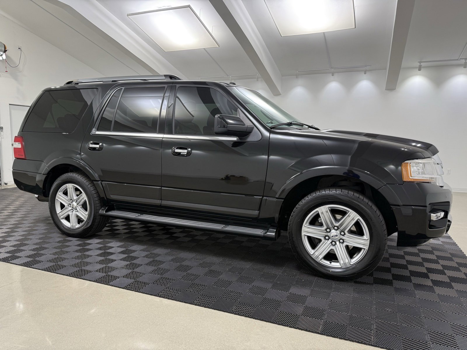 Used 2016 Ford Expedition Limited