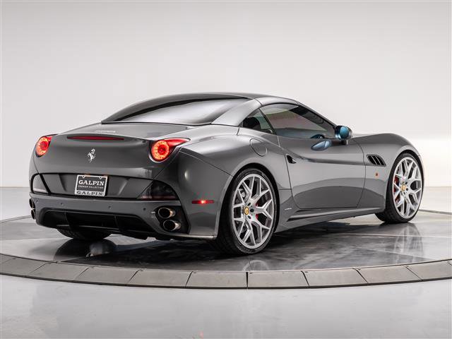 Used 2011 Ferrari California image 13
