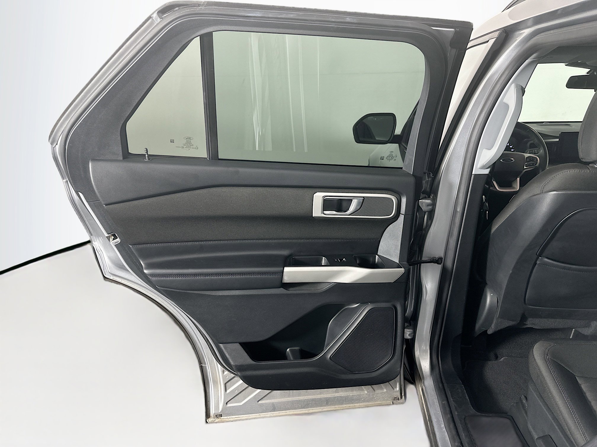 Used 2020 Ford Explorer XLT image 26