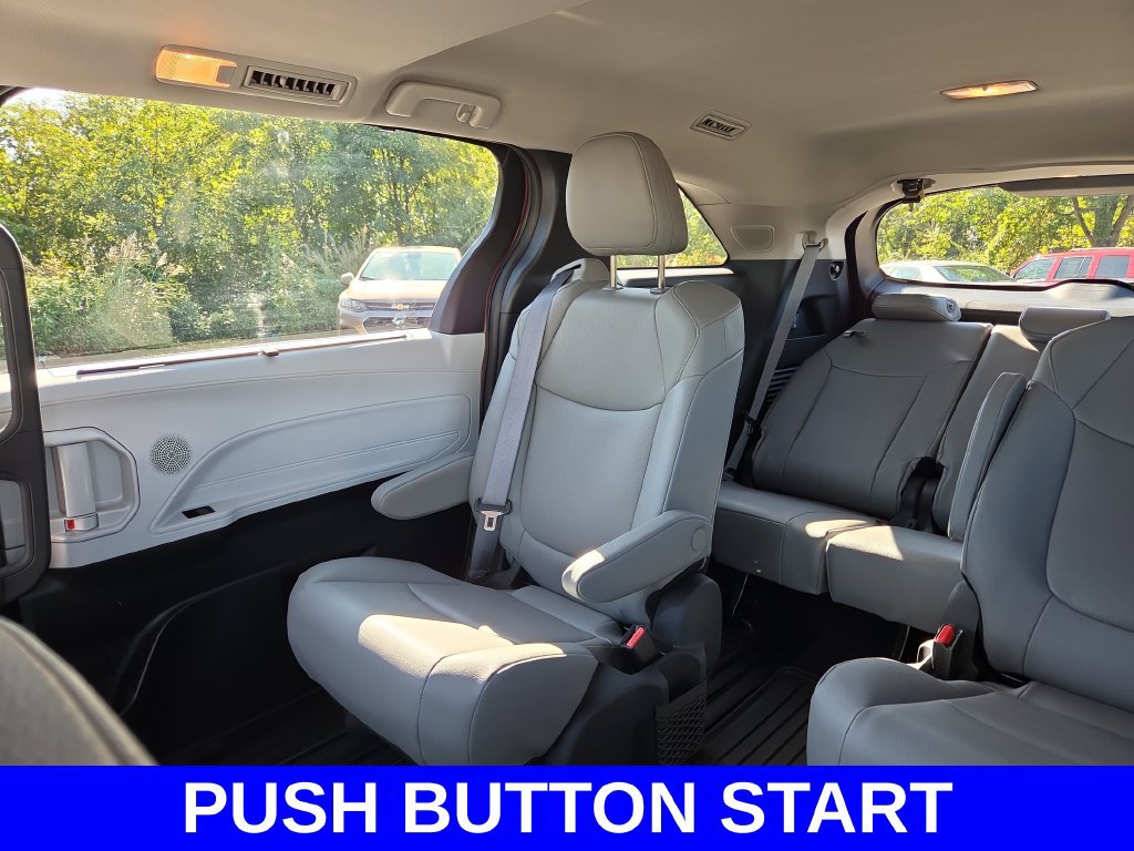 Used 2025 Toyota Sienna XLE w/ XLE Plus Package AWD/4WD image 11