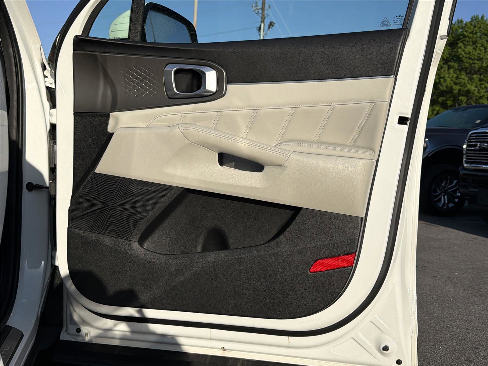 Used 2022 Kia Sorento SX Prestige w/ Panoramic Sunroof Package AWD/4WD image 14