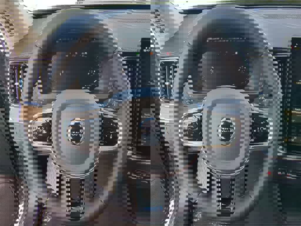 New 2026 Volvo XC90 B6 Plus w/ Protection Package Premier image 21