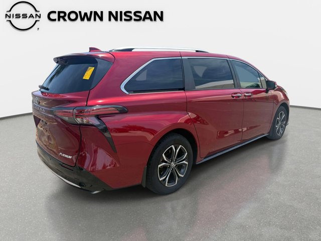 Used 2025 Toyota Sienna Platinum AWD/4WD image 8