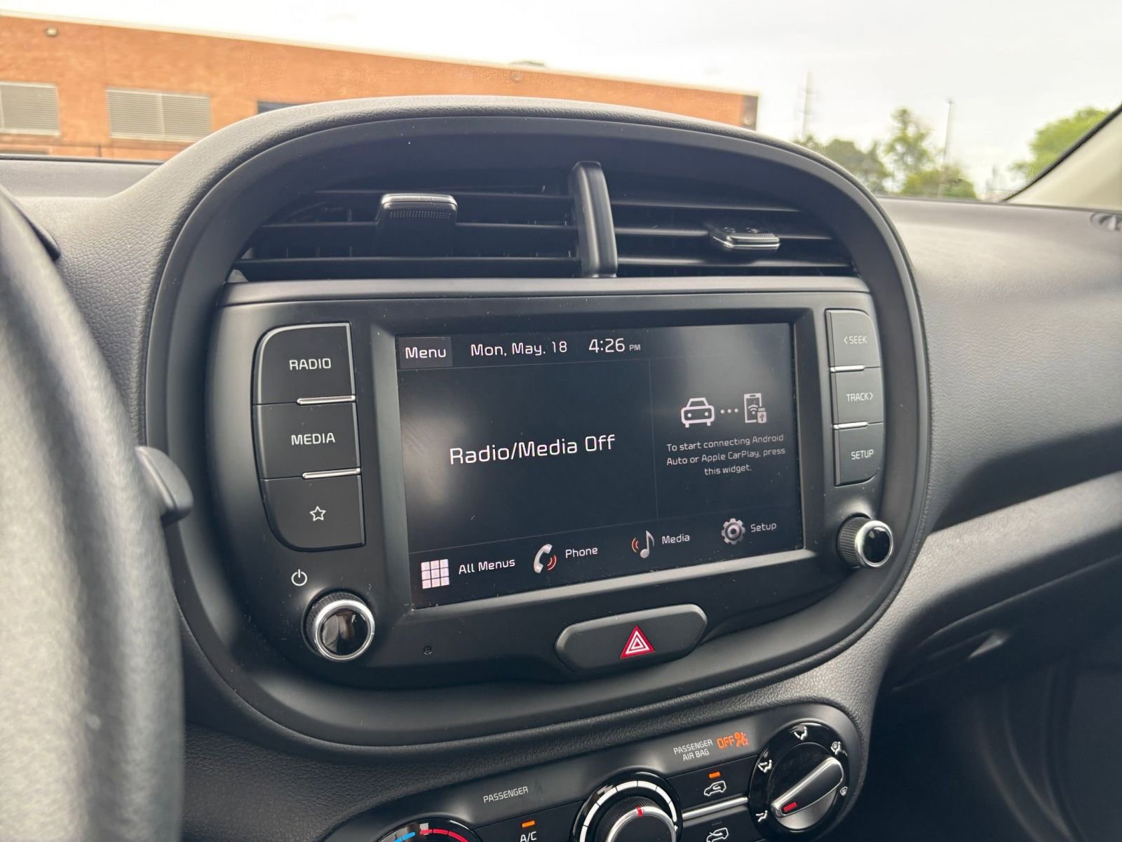 Used 2025 Kia Soul LX w/ LX Technology Package FWD image 20