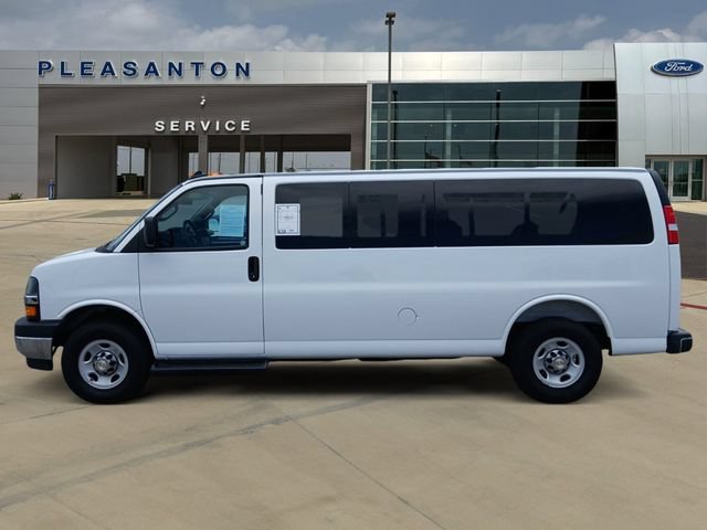 Used 2025 Chevrolet Express 3500 LT w/ LT Preferred Equipment Group RWD image 2