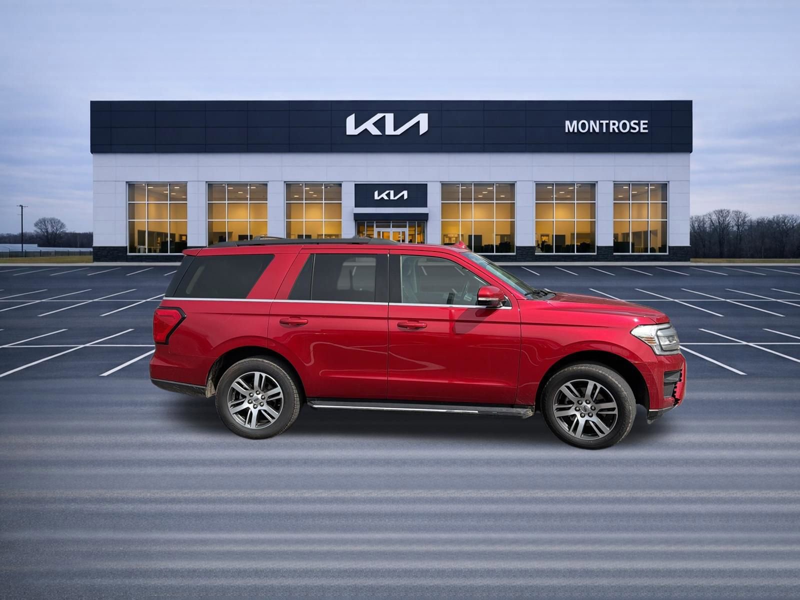 Used 2022 Ford Expedition XLT image 4