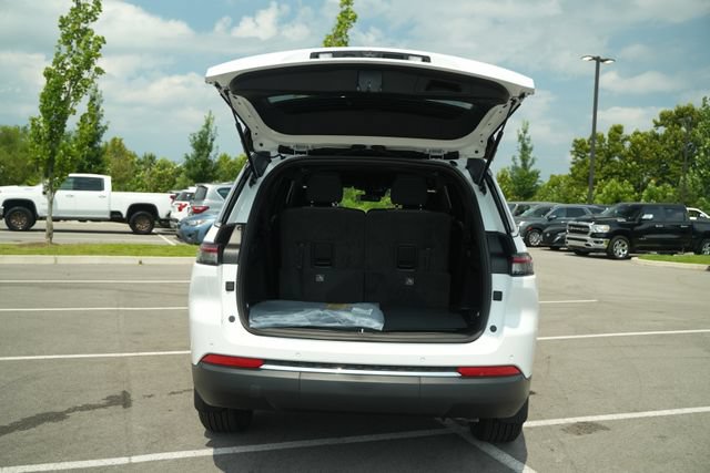 New 2026 Jeep Grand Cherokee L Laredo w/ MOPAR Finishing Package AWD/4WD image 14