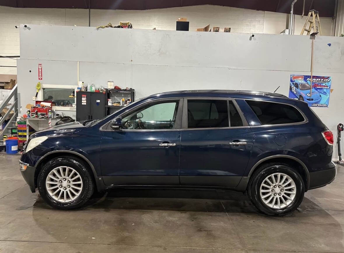 Used 2009 Buick Enclave CXL w/ Driver Confidence Package image 2