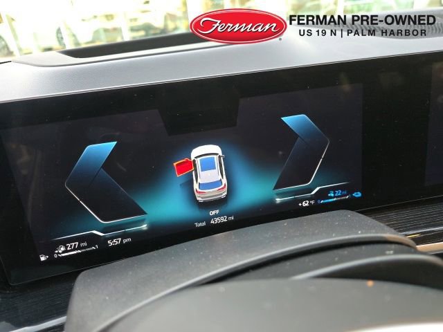 Used 2024 BMW X5 xDrive50e w/ Executive Package image 12