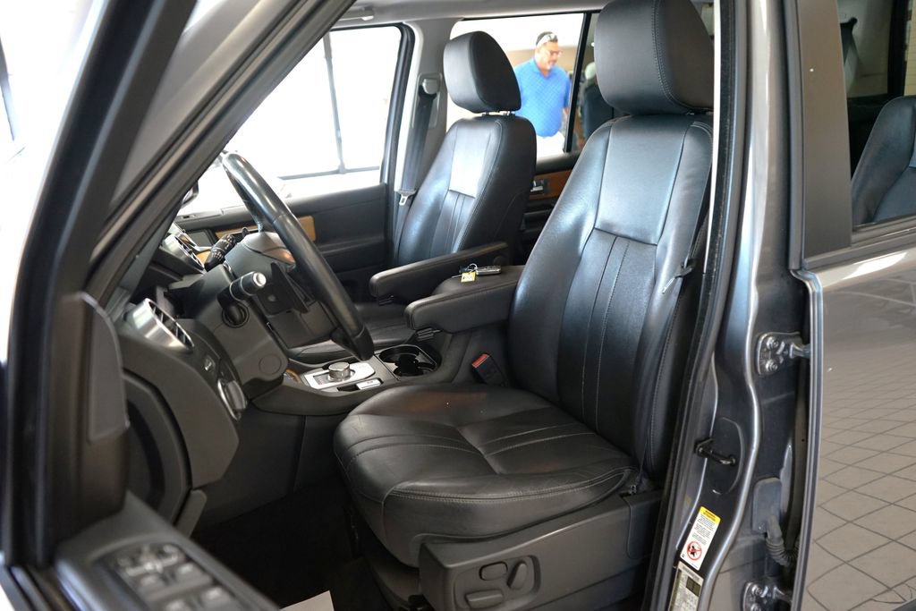 Used 2015 Land Rover LR4 HSE AWD/4WD image 2