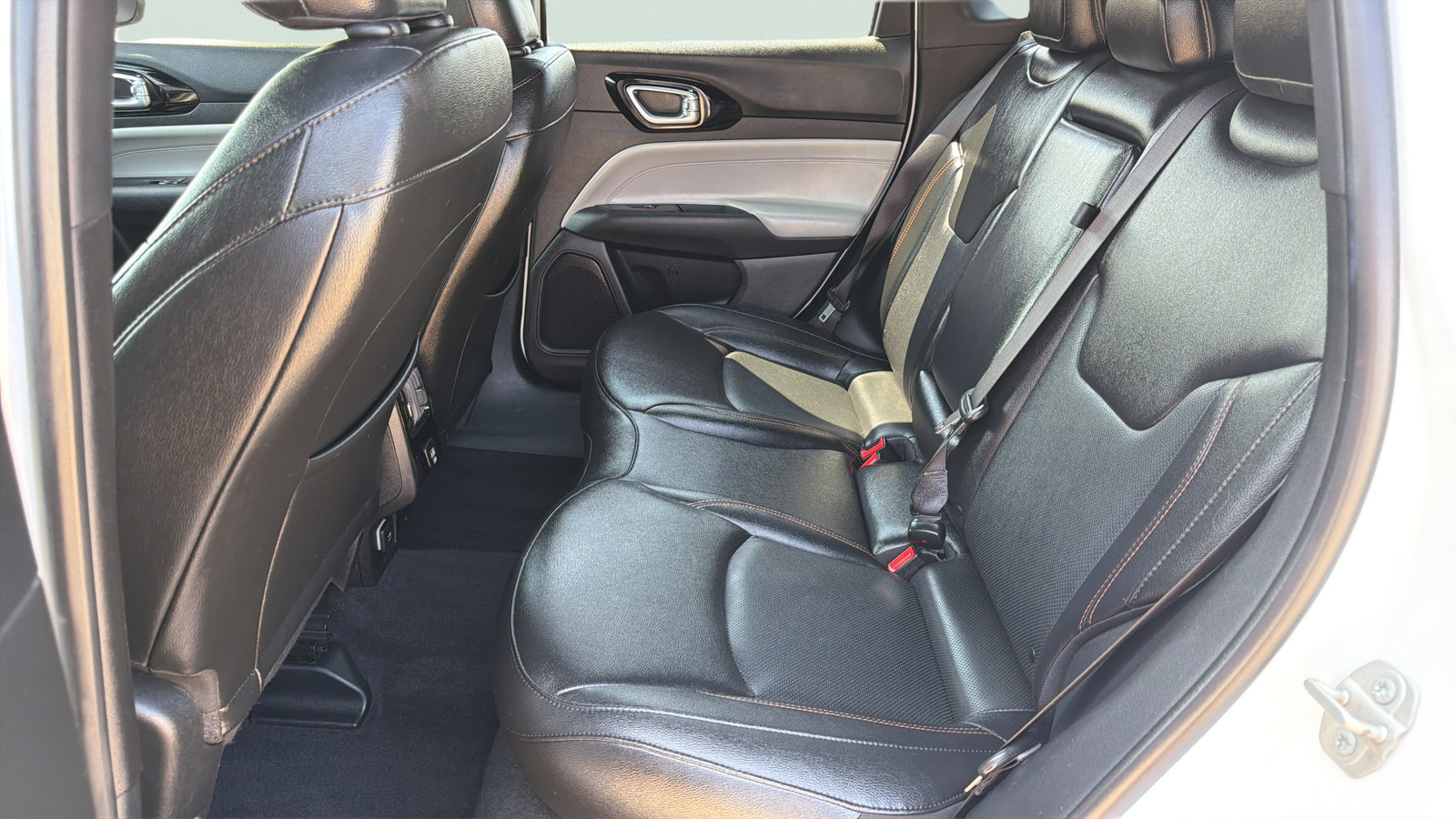 Used 2023 Jeep Compass Limited AWD/4WD image 6