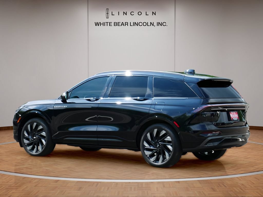 Used 2024 Lincoln Nautilus Reserve w/ Equipment Group 202A AWD/4WD image 7