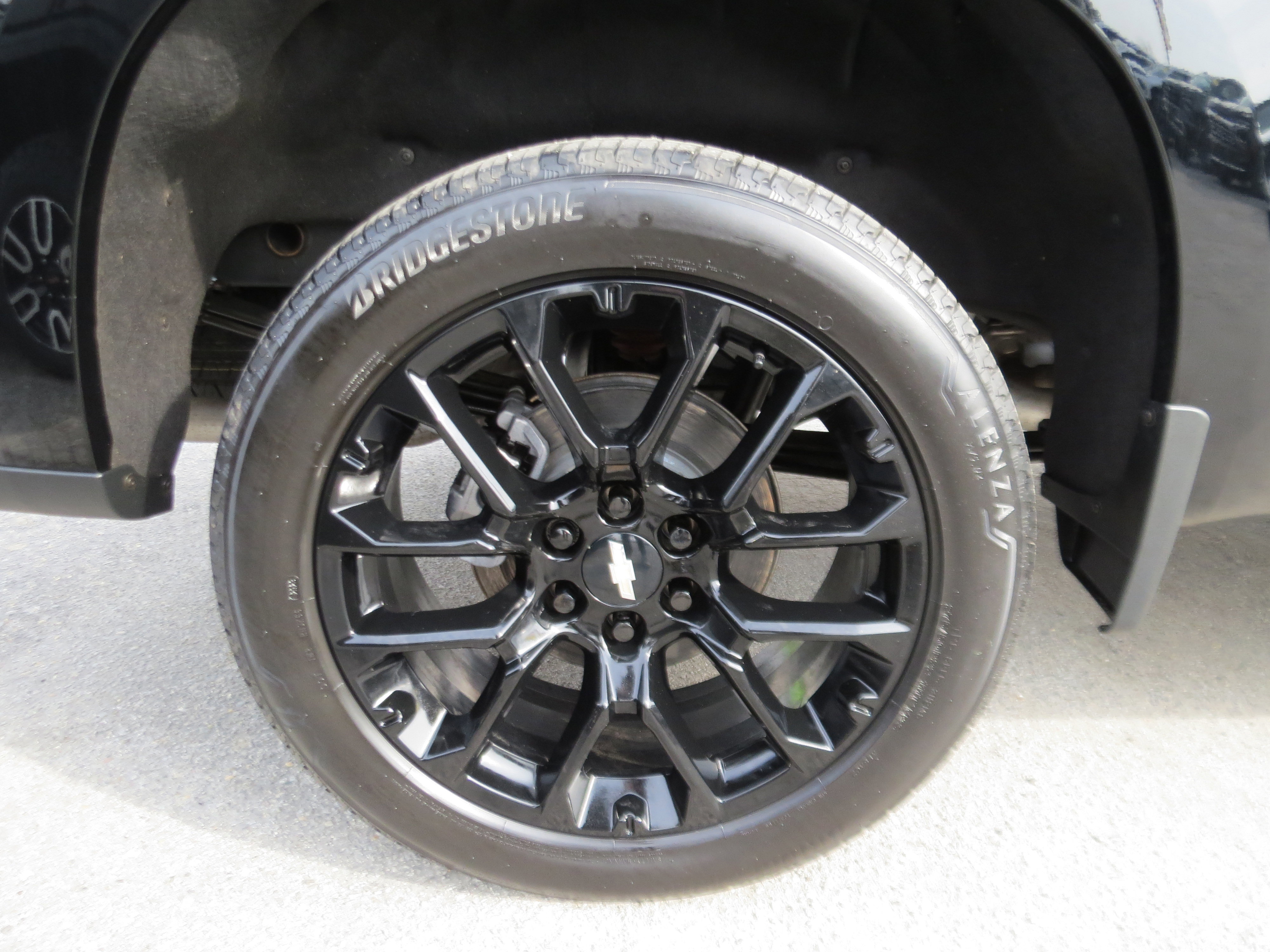 Used 2025 Chevrolet Silverado 1500 High Country w/ Midnight Edition AWD/4WD image 13