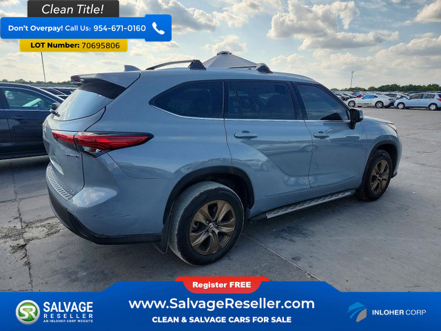 Used 2022 Toyota Highlander Bronze Edition FWD image 4
