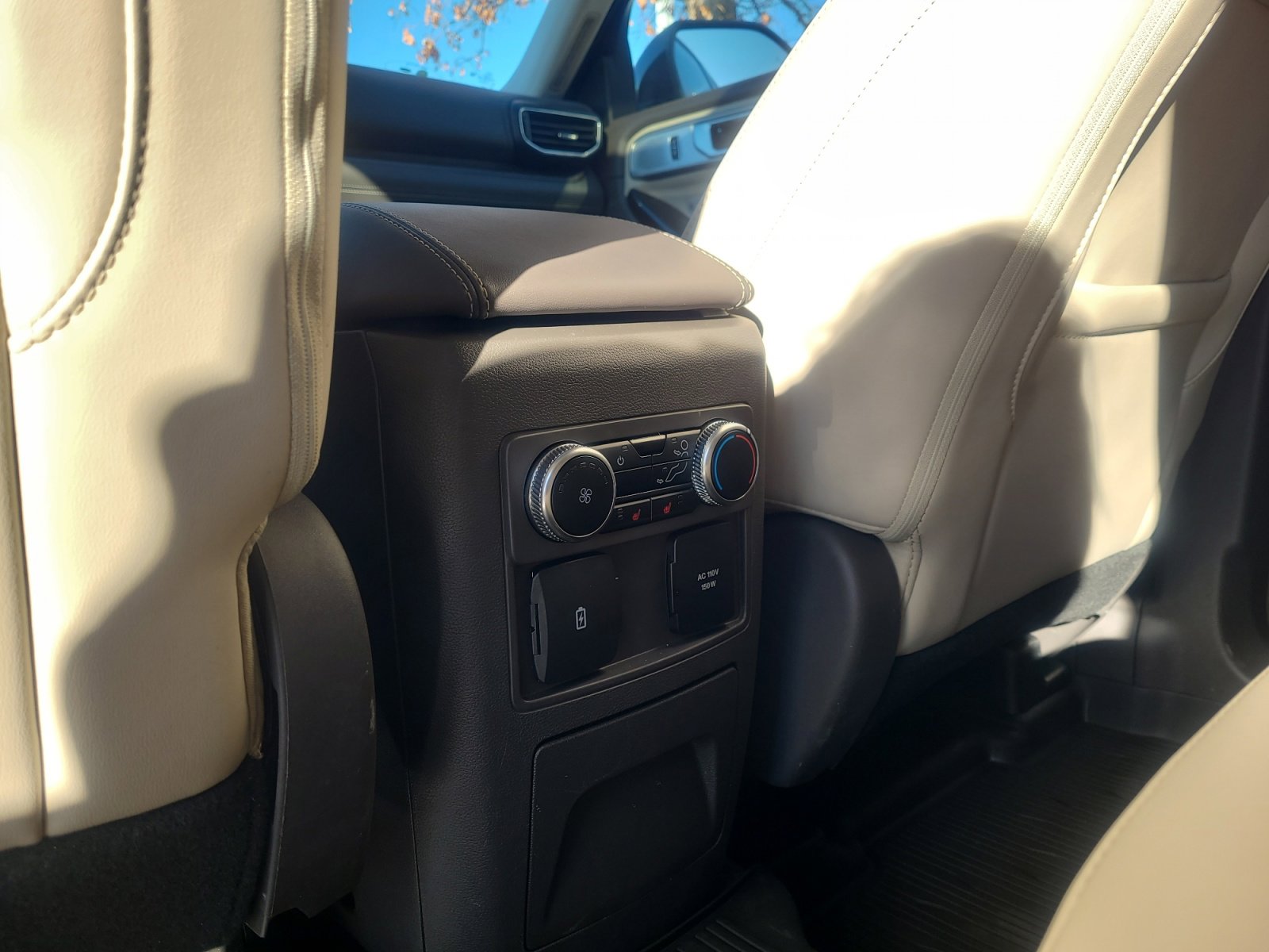 Certified 2023 Ford Explorer Platinum w/ Technology Package image 32