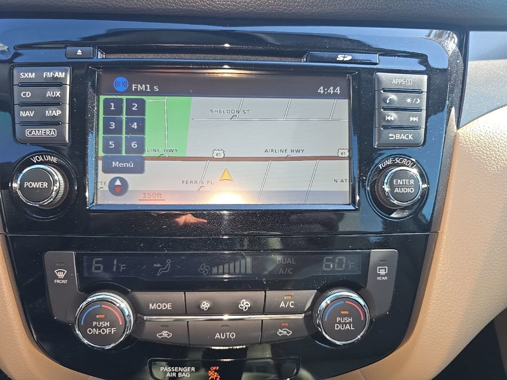 Used 2016 Nissan Rogue SV w/ SV Premium Package image 17