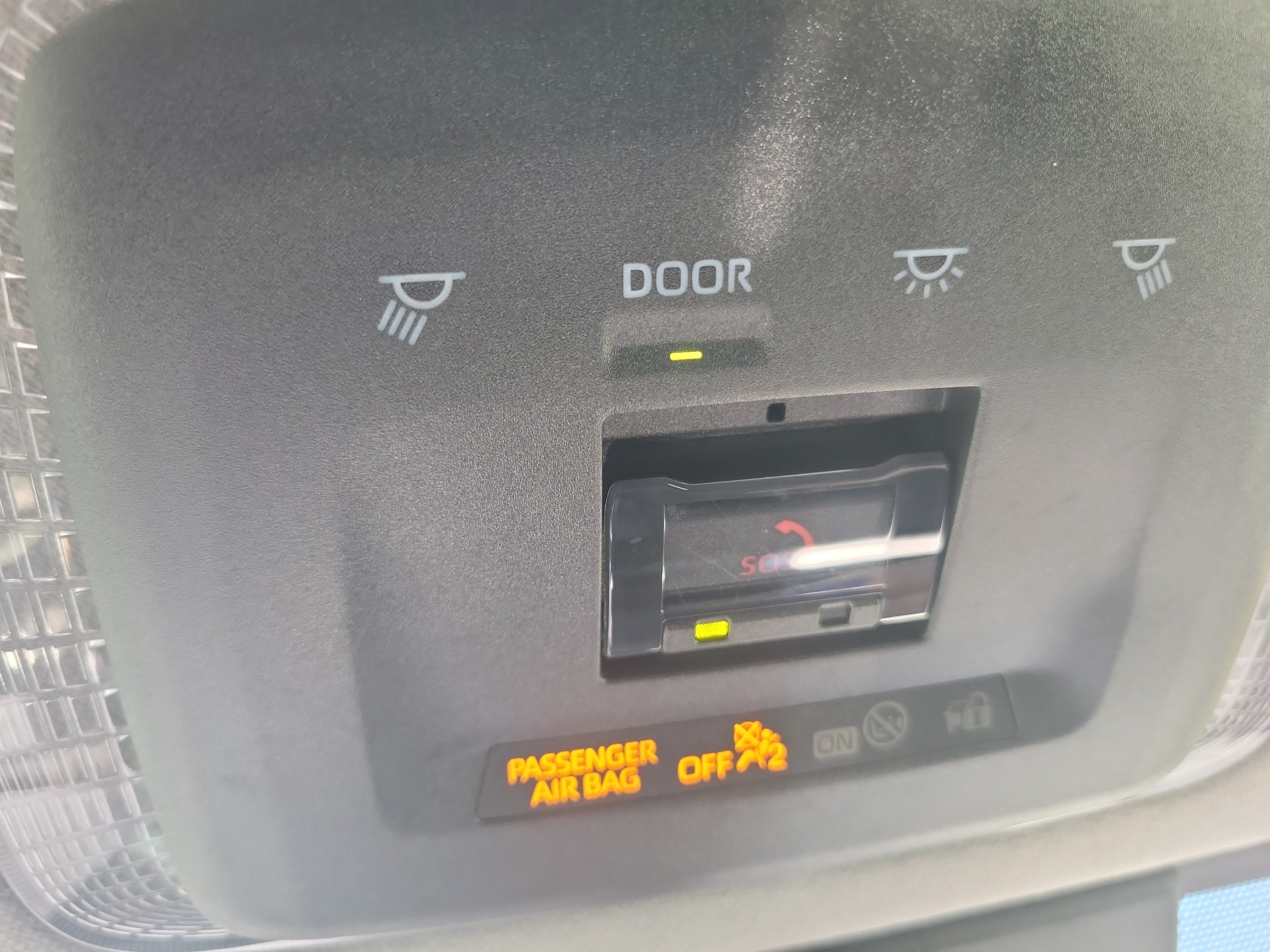 Used 2024 Toyota Prius LE FWD image 28