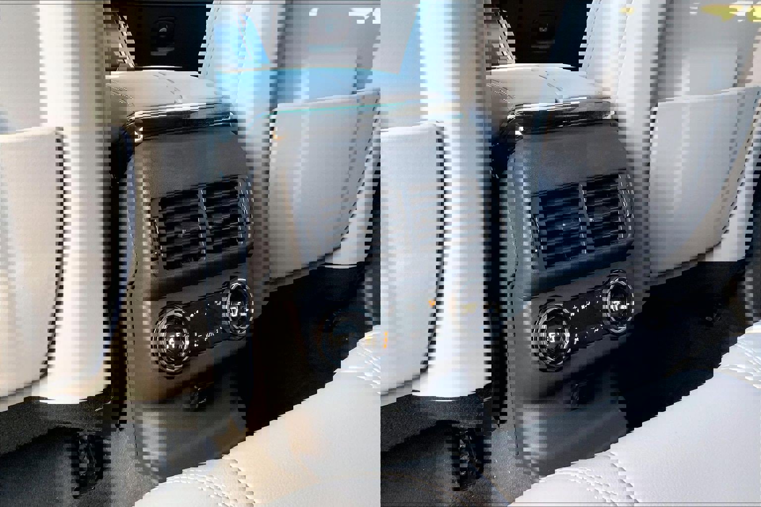 New 2026 Land Rover Range Rover Velar S image 20