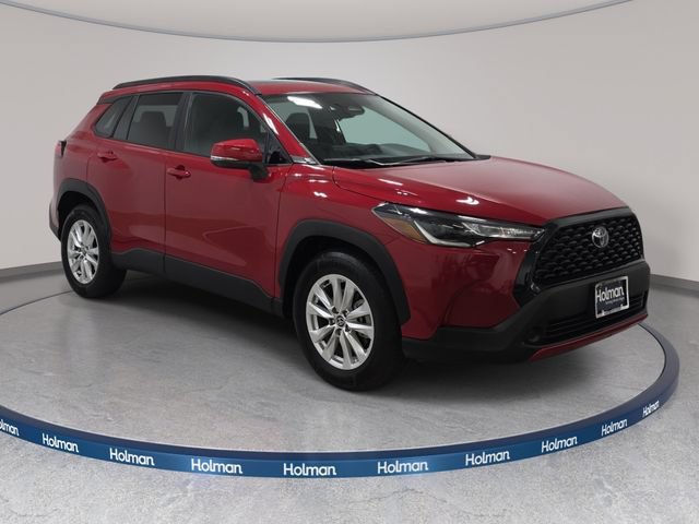 Certified 2023 Toyota Corolla Cross LE w/ Moonroof Package AWD/4WD image 3