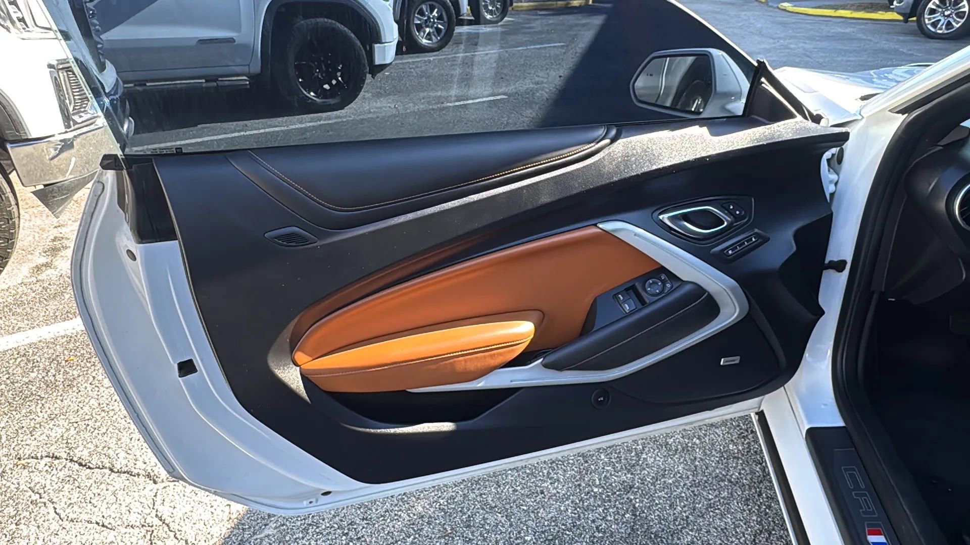 Used 2016 Chevrolet Camaro SS image 16