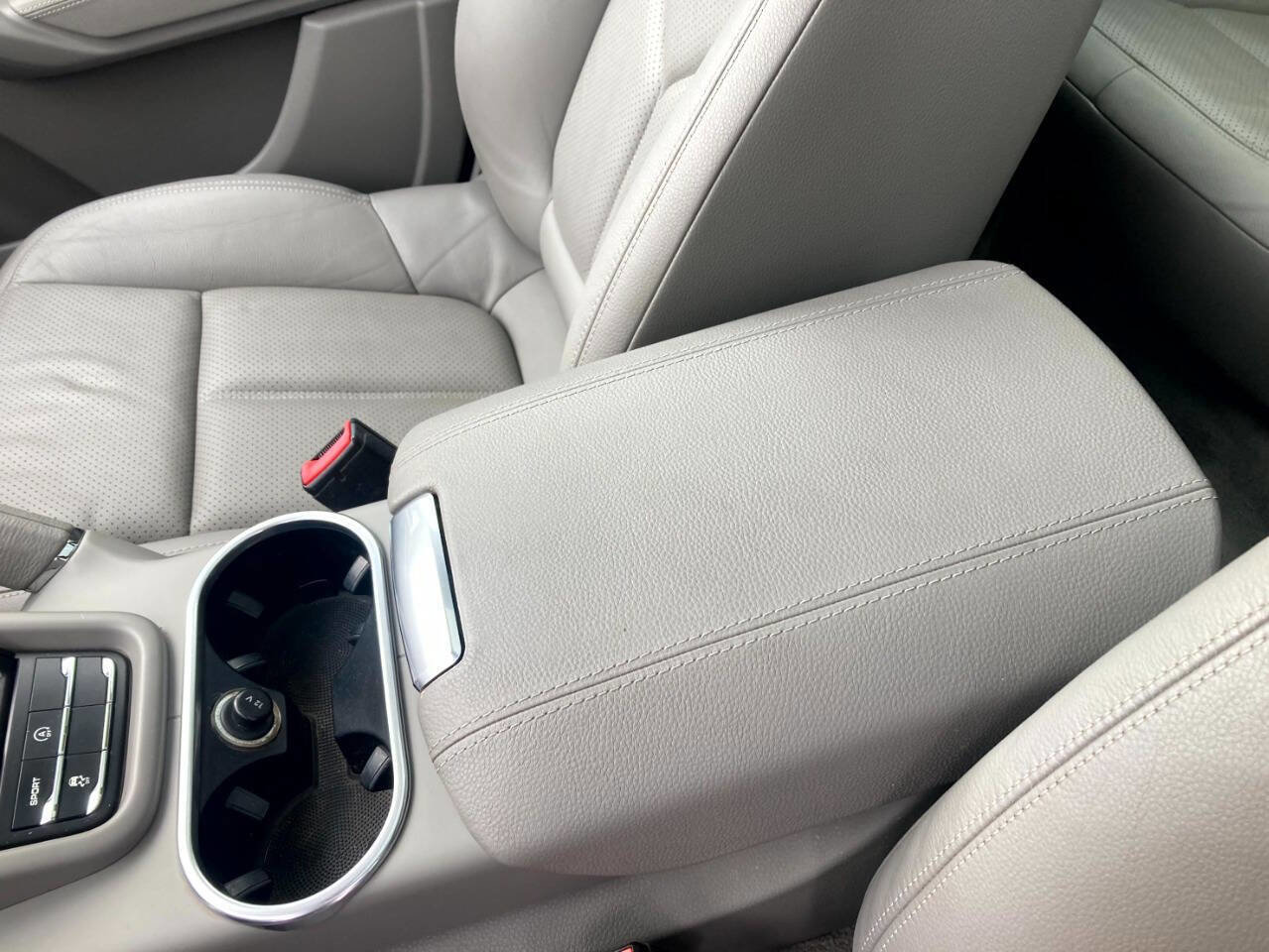 Used 2014 Porsche Cayenne AWD/4WD image 27