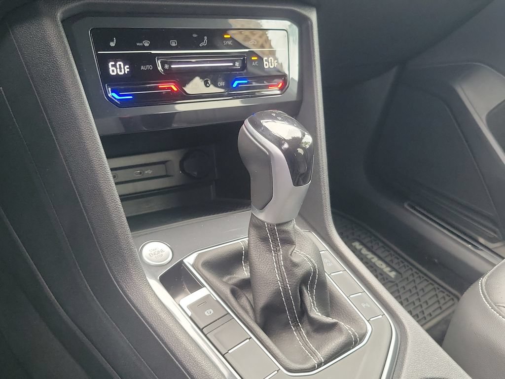 Certified 2023 Volkswagen Tiguan SE R-Line FWD image 35