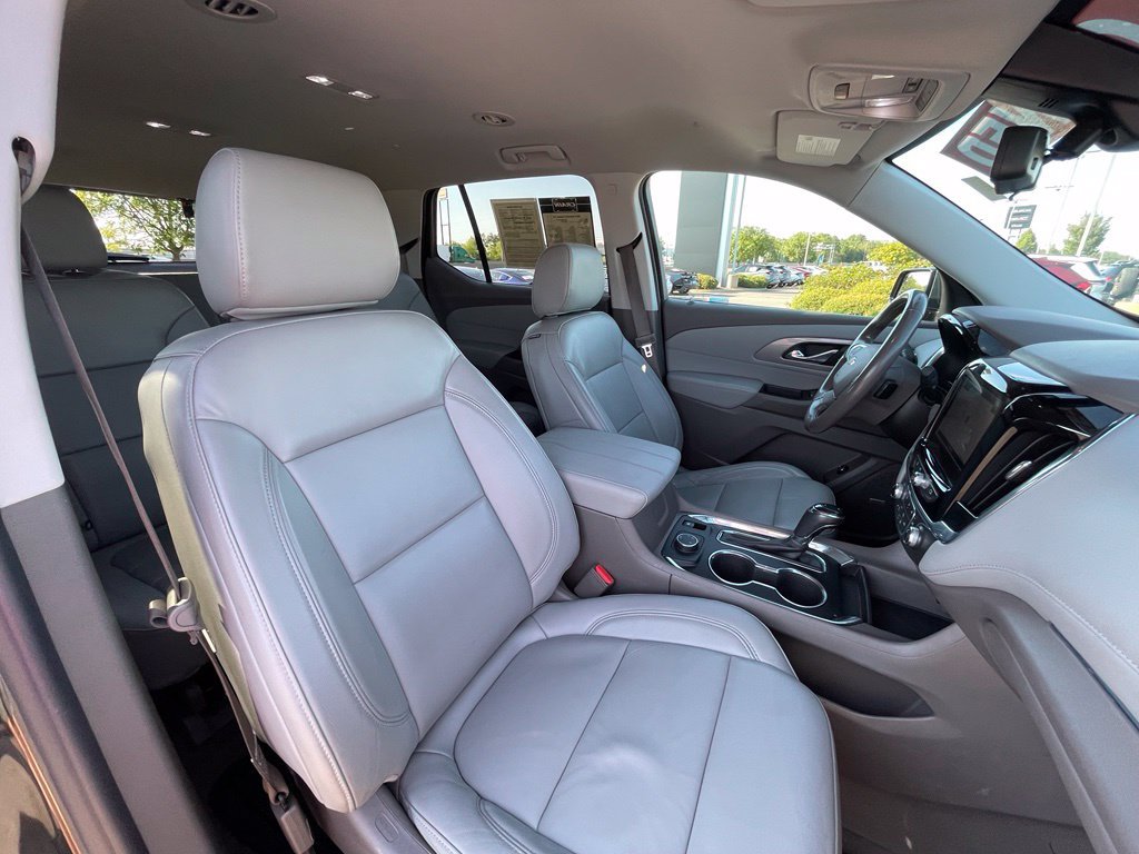 Used 2019 Chevrolet Traverse LT w/ LT Premium Package AWD/4WD image 32