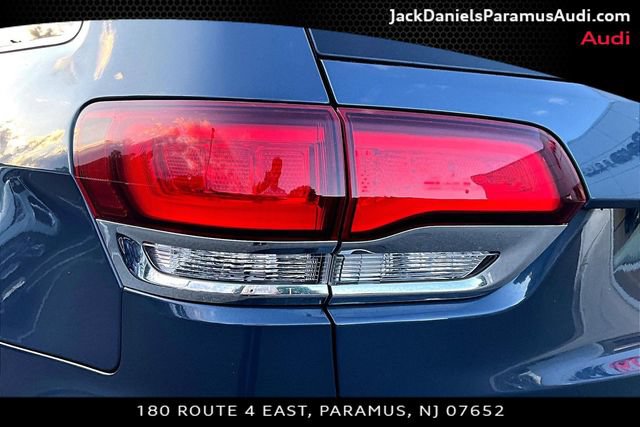 Used 2020 Jeep Grand Cherokee Limited AWD/4WD image 22
