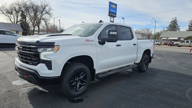 Used 2023 Chevrolet Silverado 1500 LT Trail Boss image 3