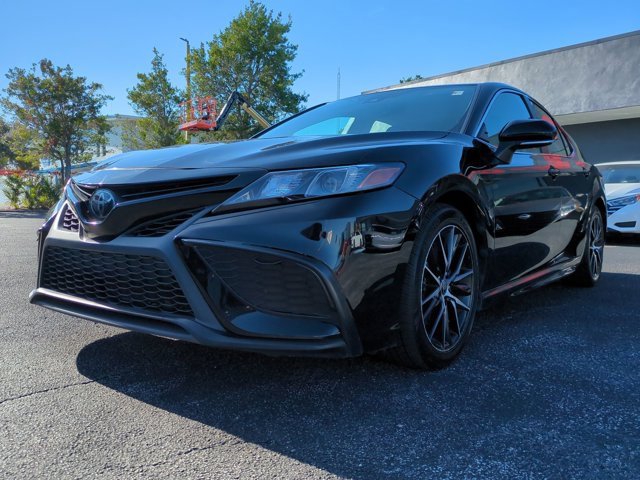 Used 2023 Toyota Camry SE image 8