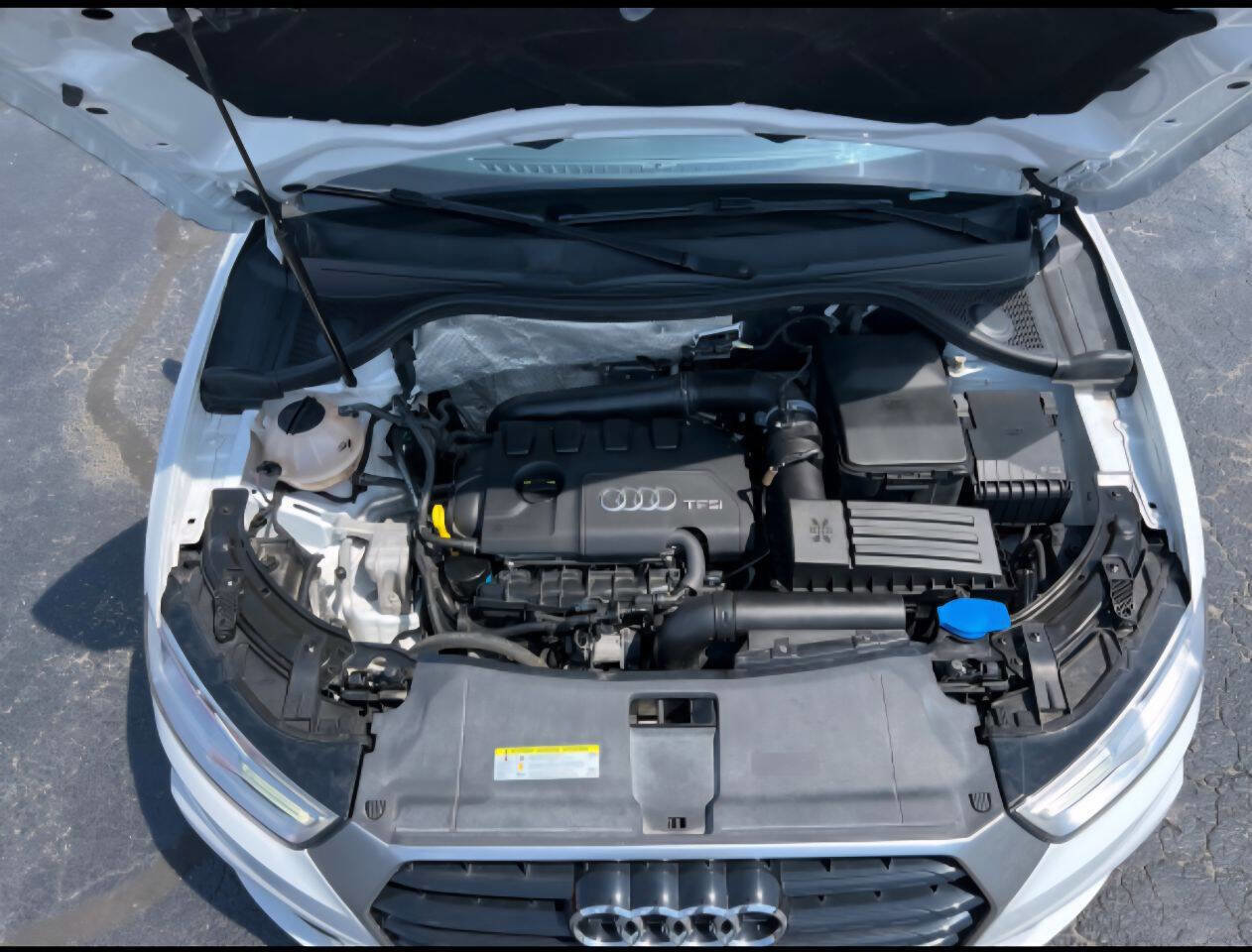 Used 2017 Audi Q3 2.0T Premium Plus w/ Premium Plus Package image 27