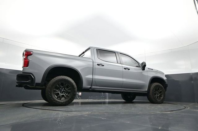 Used 2025 Chevrolet Silverado 1500 ZR2 w/ Dark Appearance Package image 35