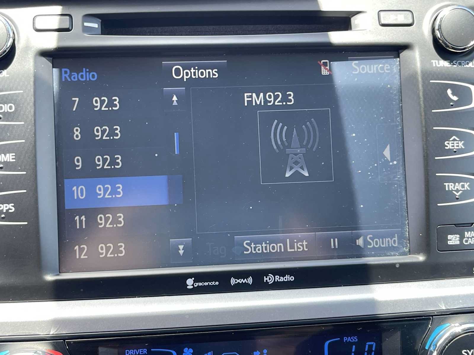 Used 2017 Toyota Highlander XLE FWD image 12